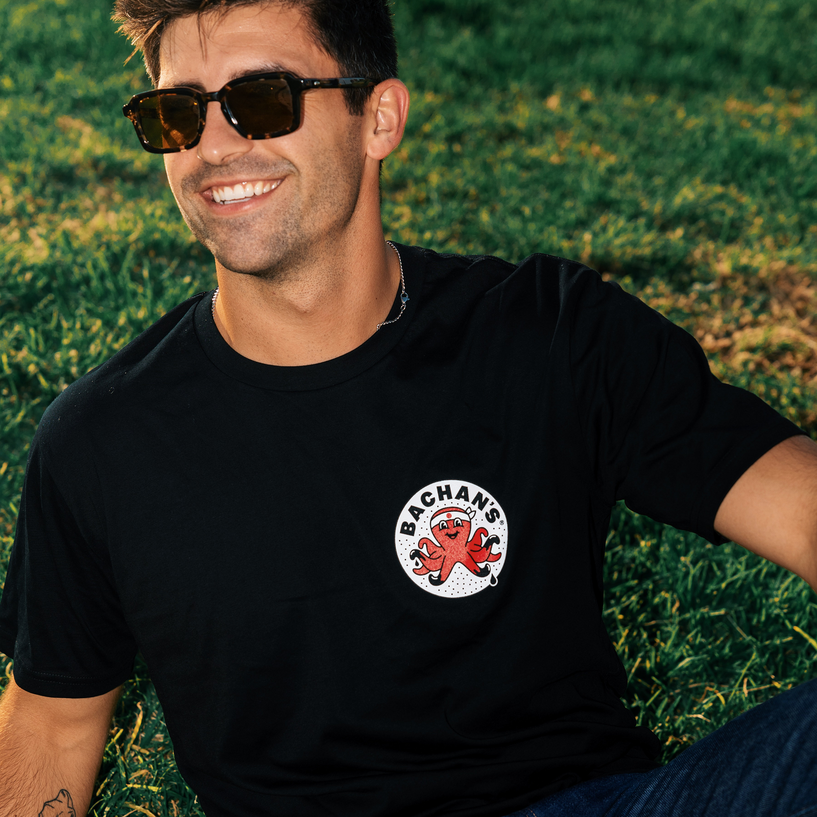 Knuckles Tee T5
